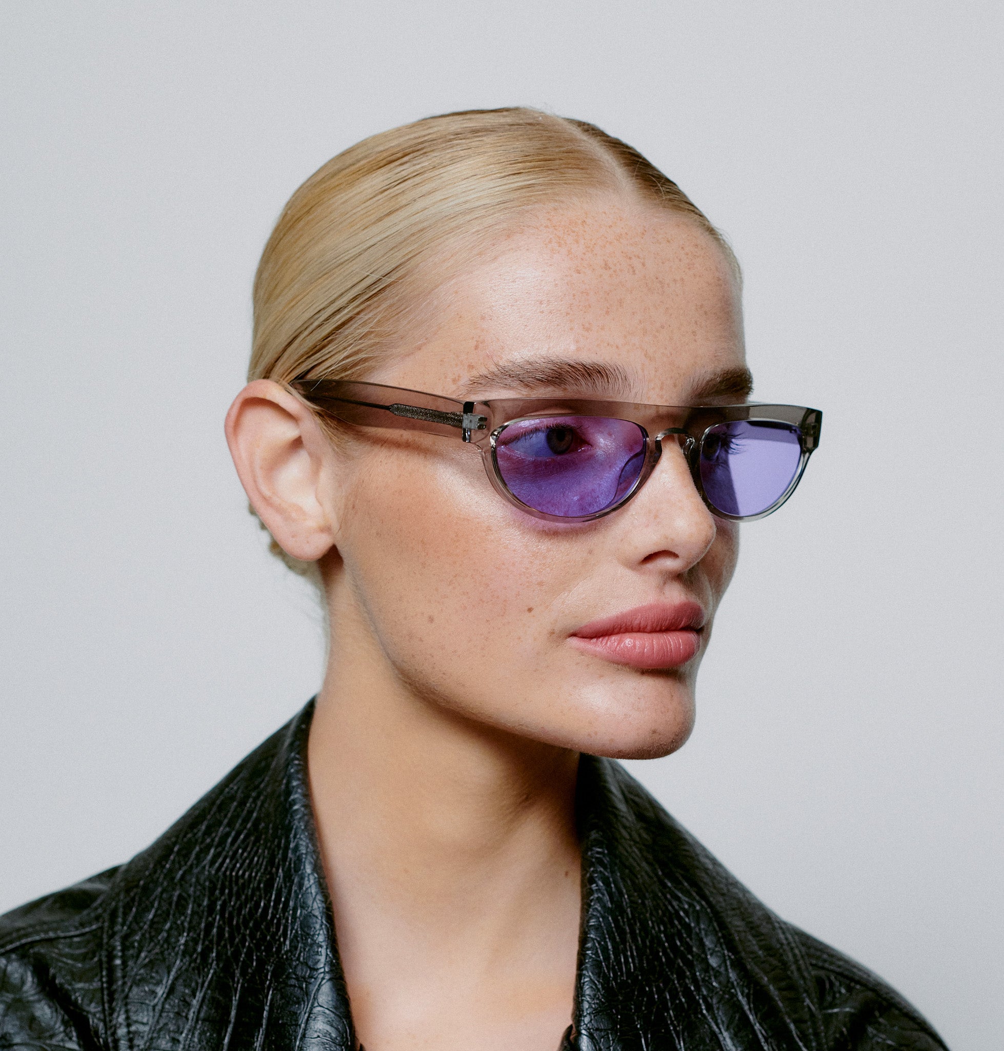 Jake - Grey Transparent