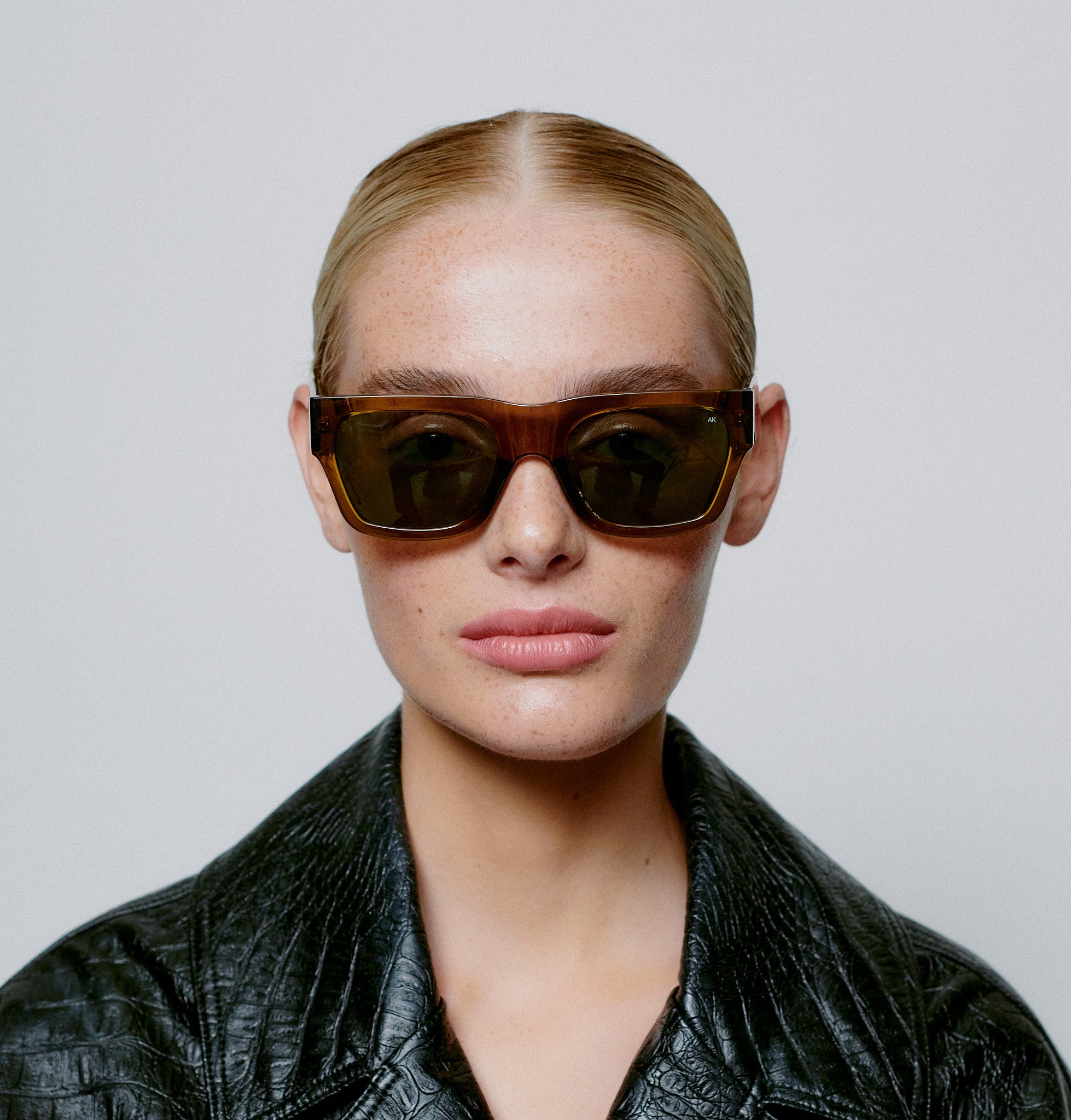 Agnes - Smoke Transparent